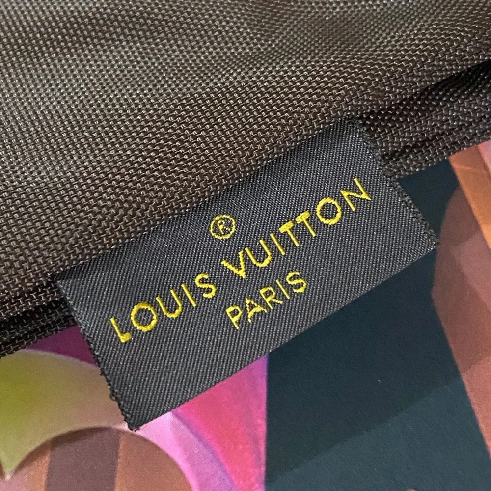 💯%👉🏻Authentic Louis Vuitton Garment Cover Bag